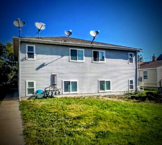 Building Photo - 1949 S 9th St W