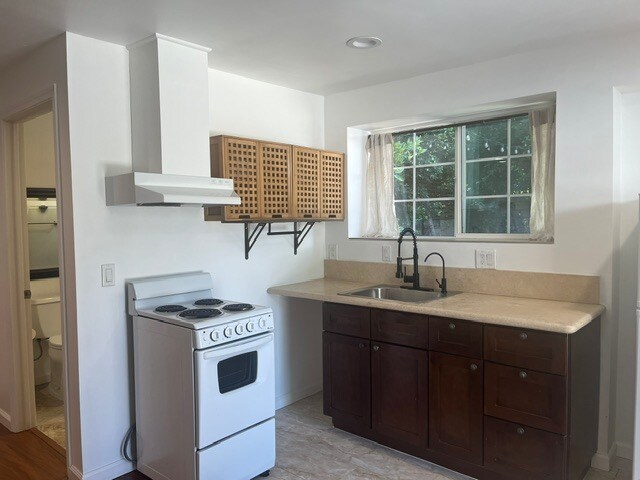Building Photo - 5202 Goodland Ave