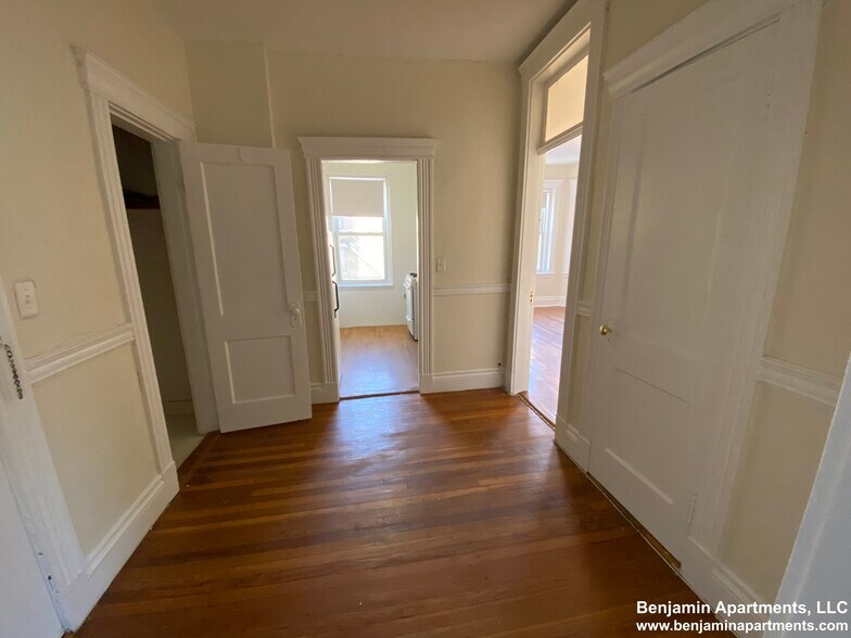 Building Photo - 5 Walbridge St