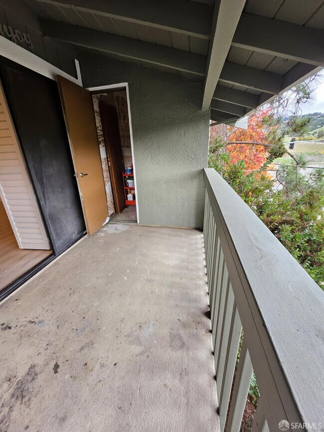 Building Photo - 8763 Mountain Blvd