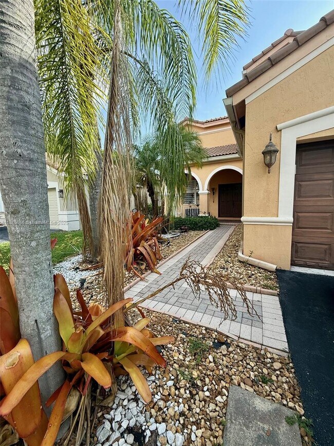 Building Photo - 1294 Chinaberry Dr