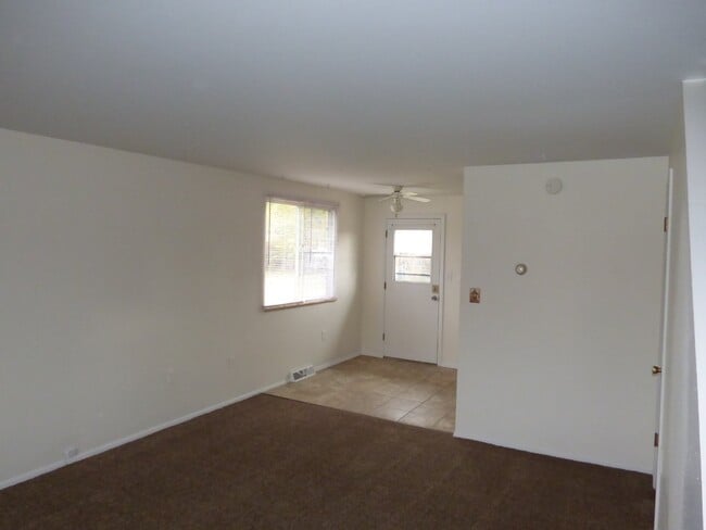 Building Photo - Beautiful 2BR/1.5BA Duplex in Wheat Ridge!