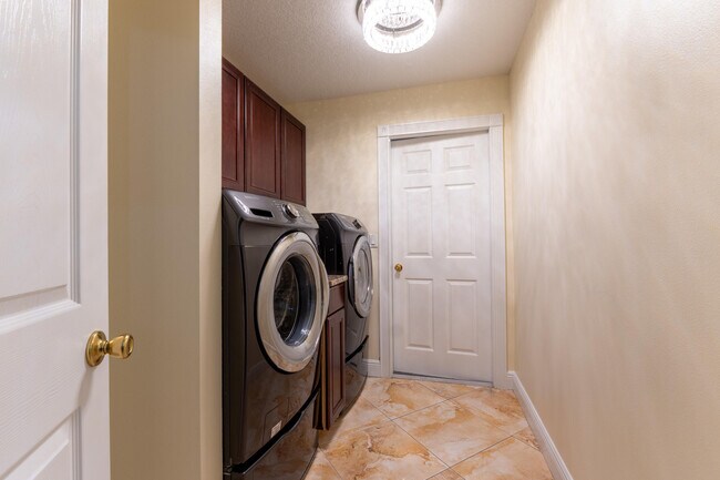 Building Photo - 2853 SE Melaleuca Blvd