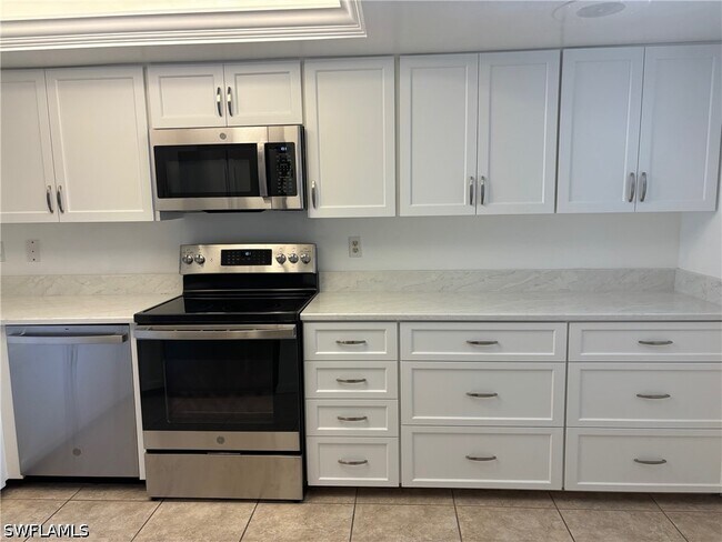 Building Photo - 513 Lake Louise Cir