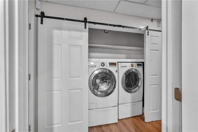 Building Photo - 460 Peyton Rd SW