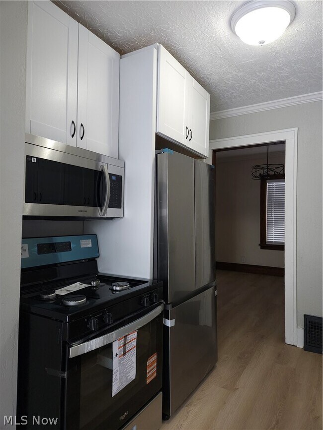 Building Photo - 80 E Ido Ave