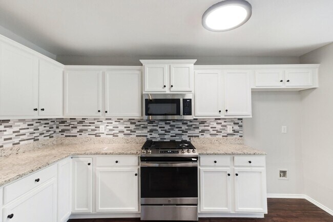 Building Photo - 4729 Woodhaven Ln