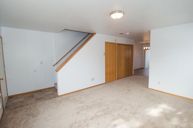 Building Photo - 2528 NE Conners Ave
