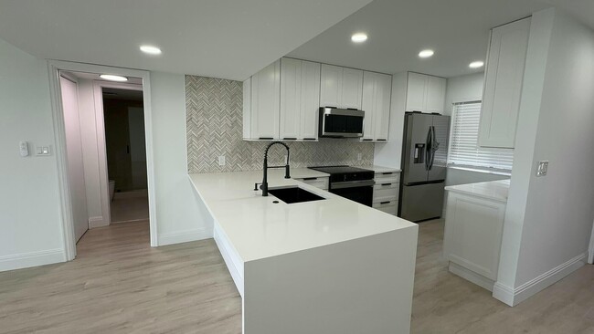 Building Photo - 4483 Luxemburg Ct