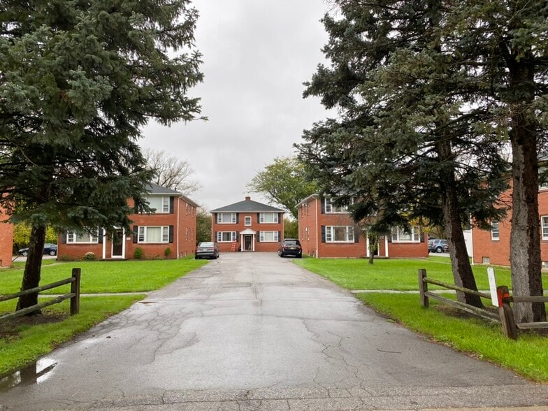 Secure entrance - 6068 Transit Rd