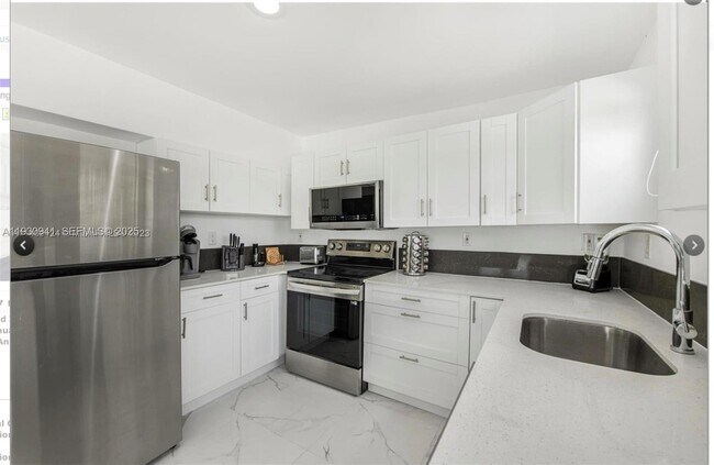 Building Photo - 3621 SW 35th St