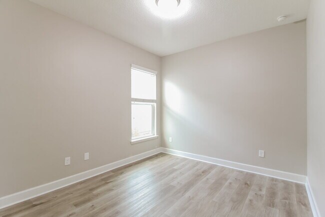 Building Photo - 33709 Ivy Parke Pl