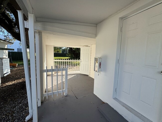 Primary Photo - 911 NW 62 Ave