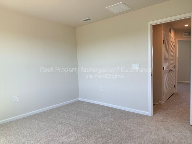 Building Photo - 372 Grand Silo Rd