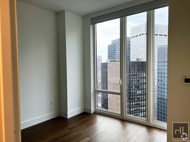 Building Photo - 222 E 44th St