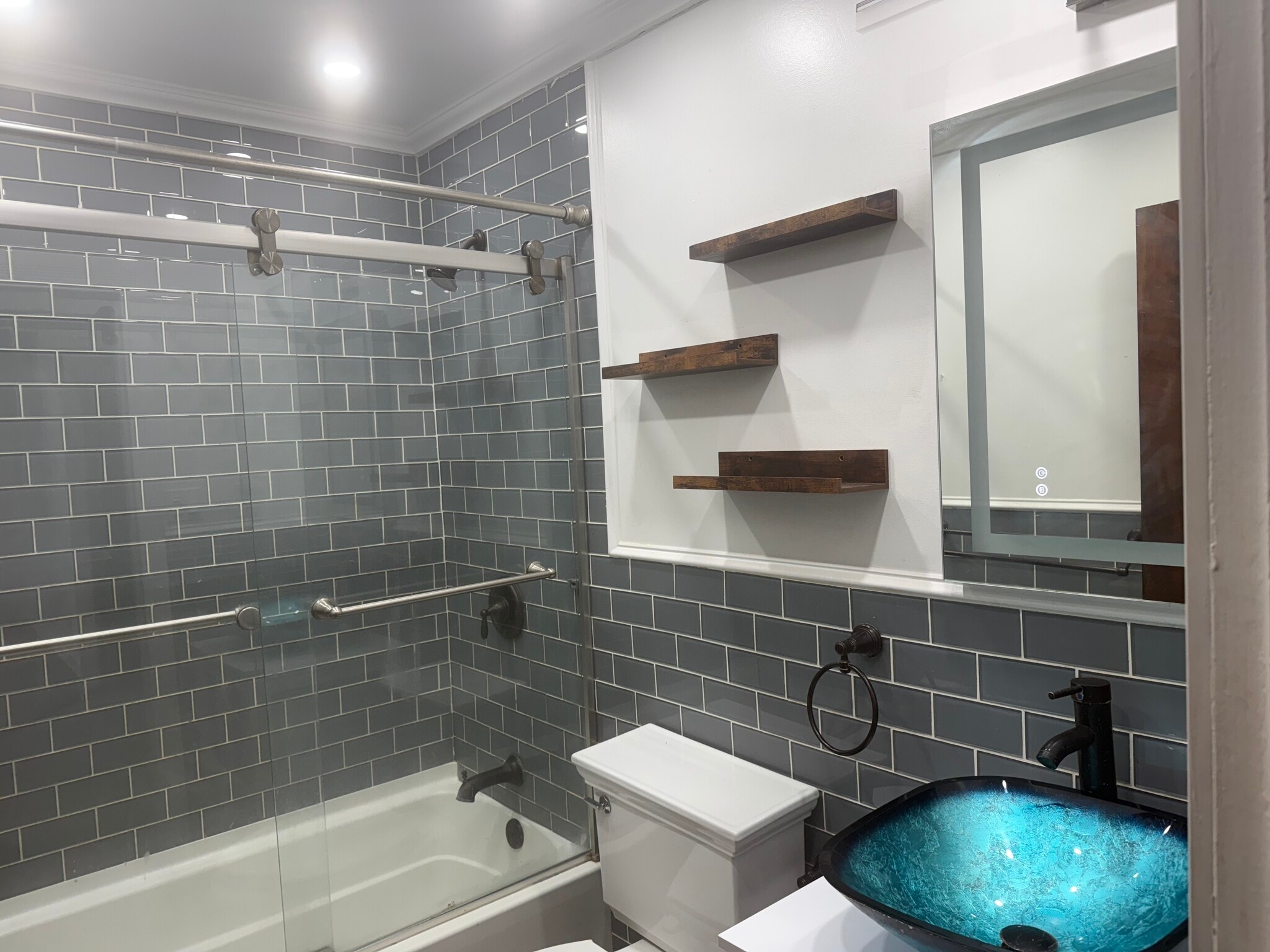 Building Photo - 54 Murray Ave