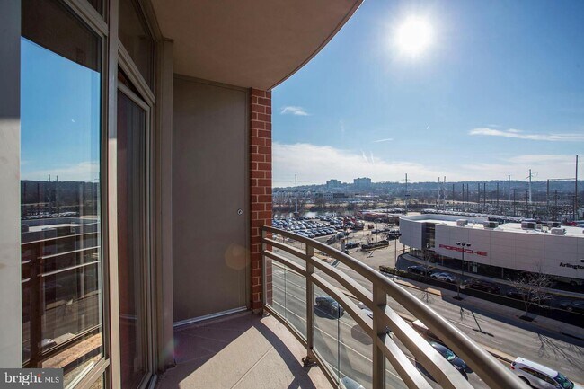 Building Photo - 3600 S Glebe Rd