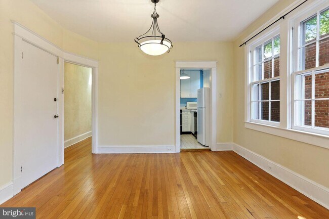 Primary Photo - 2325 37th St NW