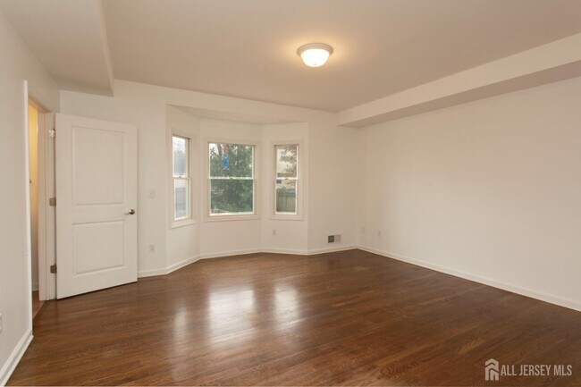 Building Photo - 78 Hazelwood Ave