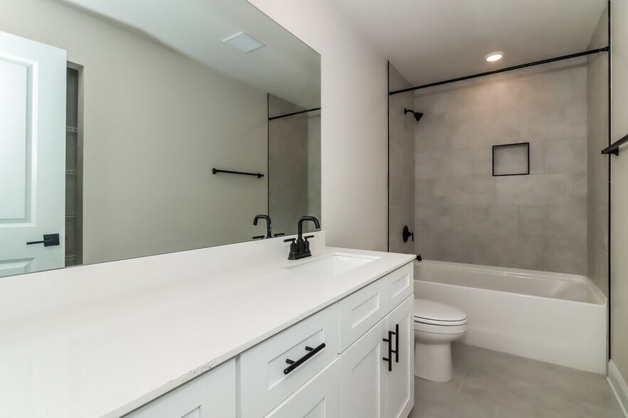 Building Photo - 340 Cantrell Dr