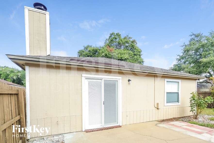 Building Photo - 3021 Caroline Crest Dr E