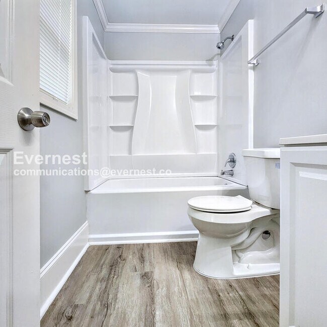 Building Photo - 1079 Shieldcrest Way