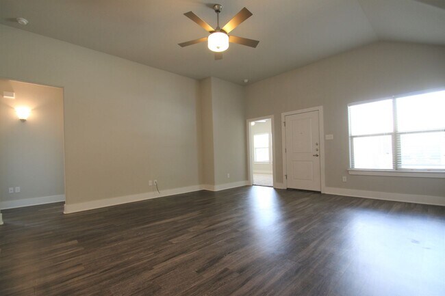 Building Photo - 225 Stewart Bend Ct