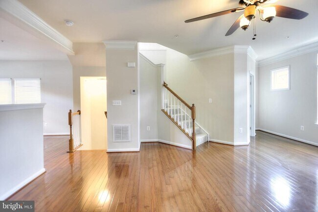 Building Photo - 6300 Santo Place