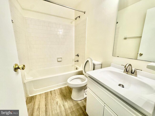 Building Photo - 1406 Woodmill Dr