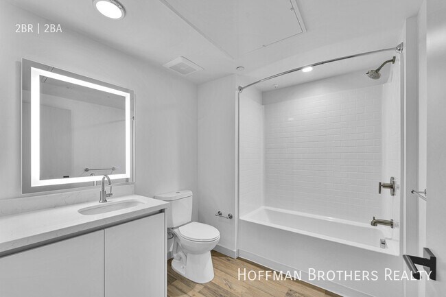 Building Photo - 1240 Magnolia Ave