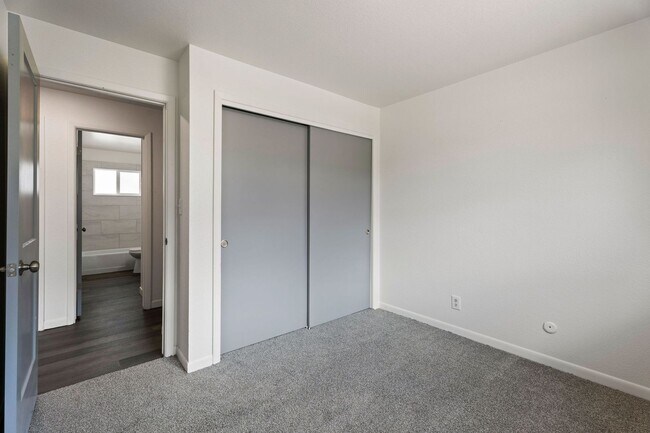 Building Photo - Azalea1629(KP-JF)