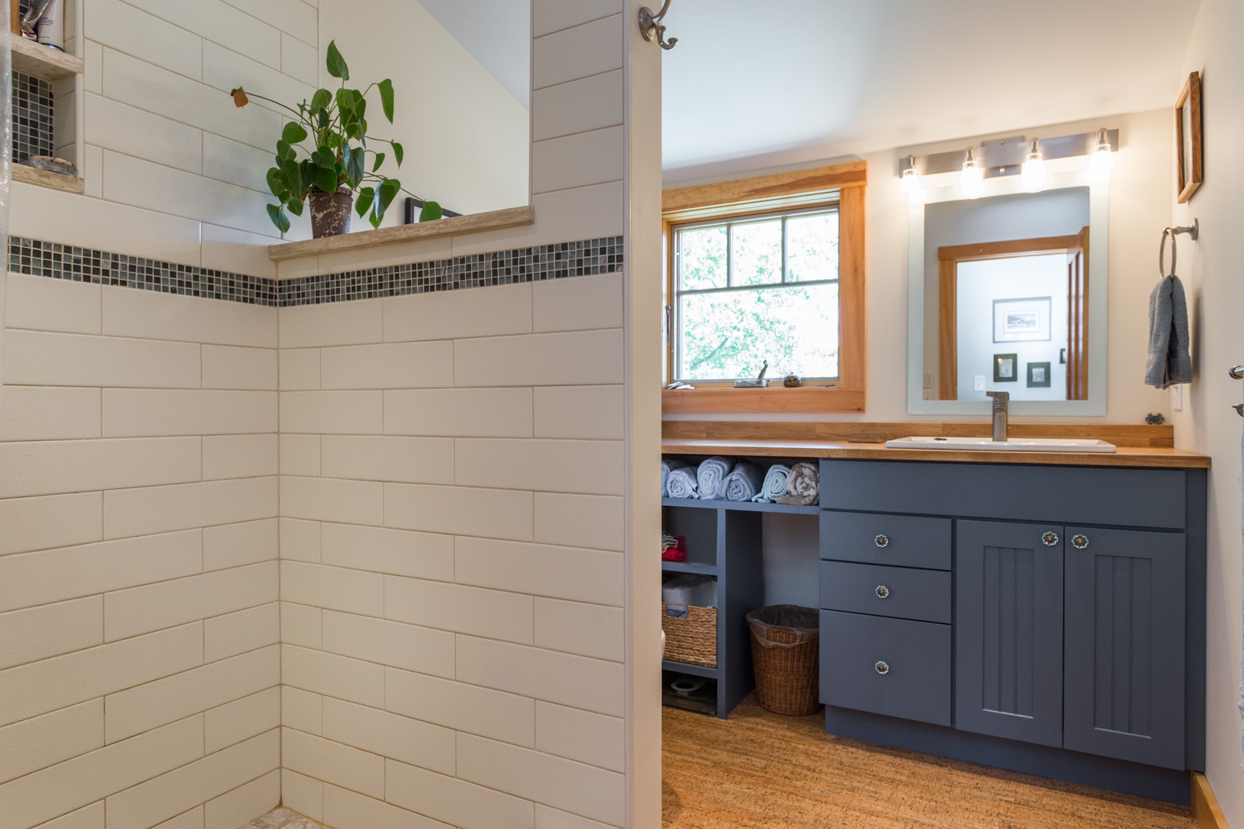 Second floor bathroom with open concept shower - 28 Island Ave