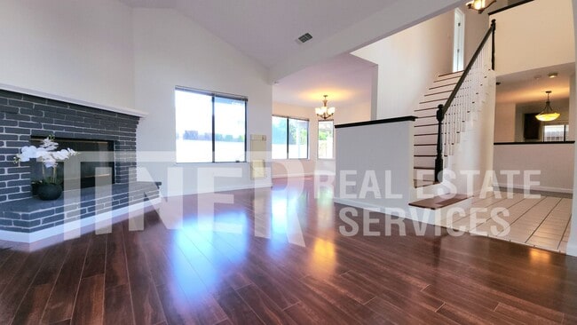 Building Photo - 413 Unity Ct