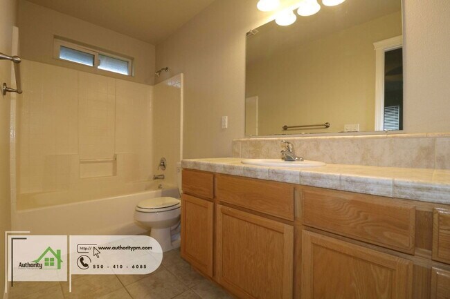 Building Photo - 22371 Rio Alto Dr