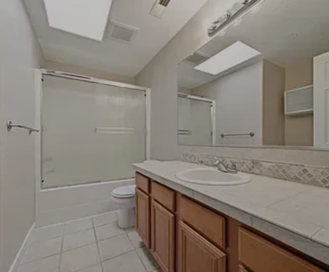 Building Photo - Camas 4 Bedroom Home with Central AC, Fireplace & Fenced Yard Near Downtown!