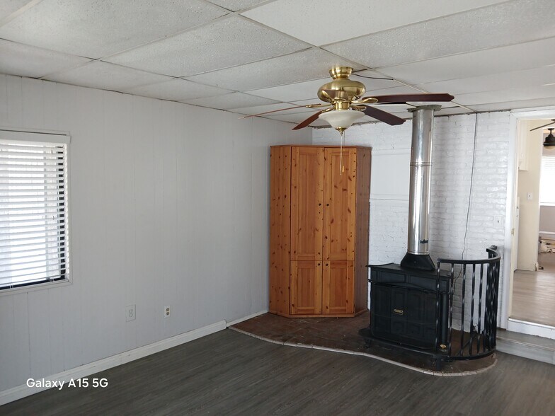 Building Photo - 15450 Country Club Dr