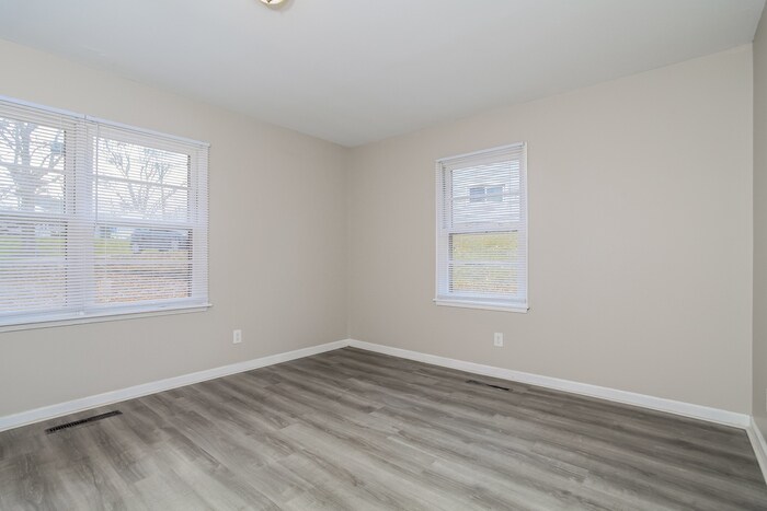 Building Photo - 4931 Fairfield Cir