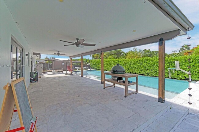 Building Photo - 8840 SW 181st Terrace