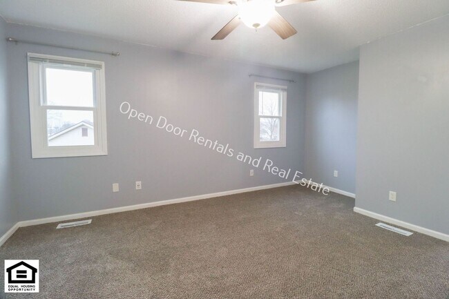 Building Photo - 8218 Fountainhead Dr