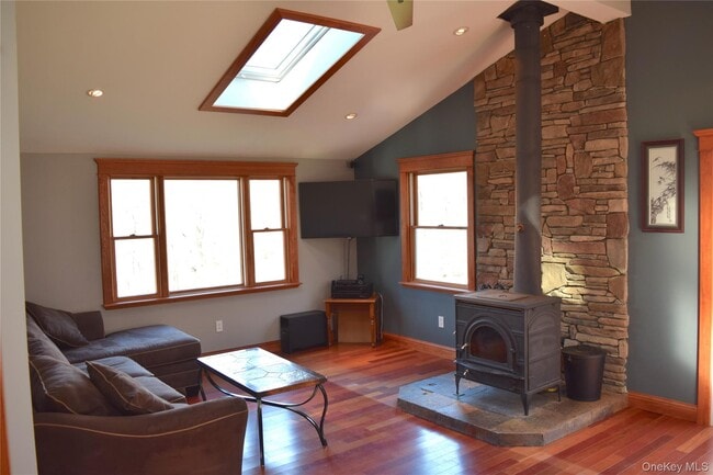 Building Photo - 18 Ashlee Meadow Rd