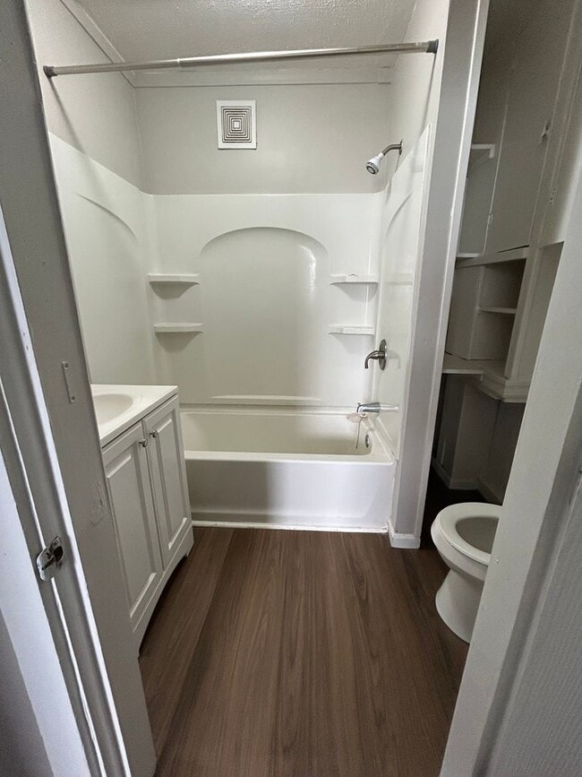 Building Photo - 201 N 16 St