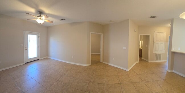 Building Photo - 204 Ann Cir