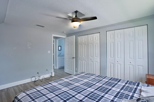 Building Photo - 6052 Lace Wood Cir