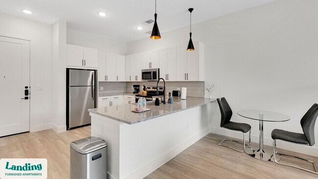 Building Photo - 650 E Sycamore St