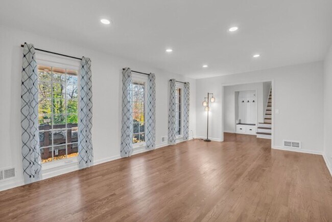 Building Photo - Elegant 4BR Home with Luxury Finishes and Premier Amenities in Marietta