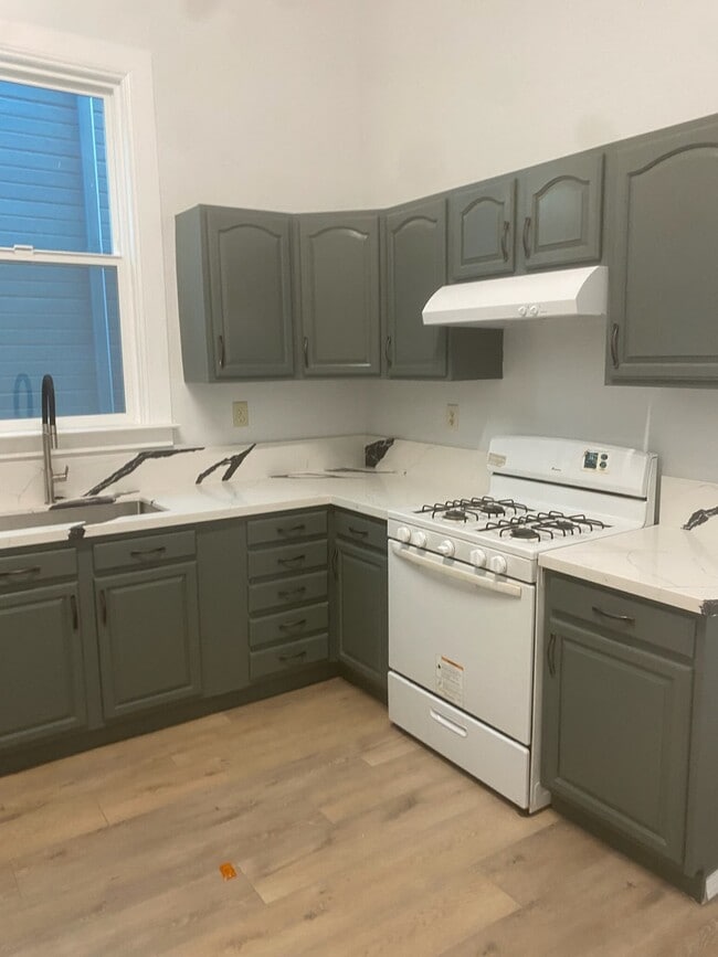 Building Photo - 1640 12th St