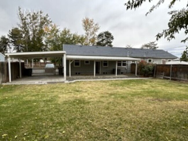 Building Photo - 224go