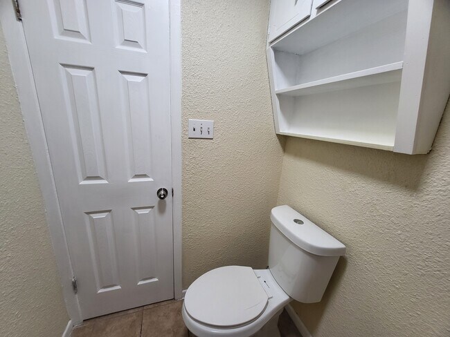 Building Photo - 1708 Kenyon St