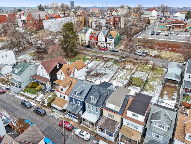 Building Photo - 2321 Spring St