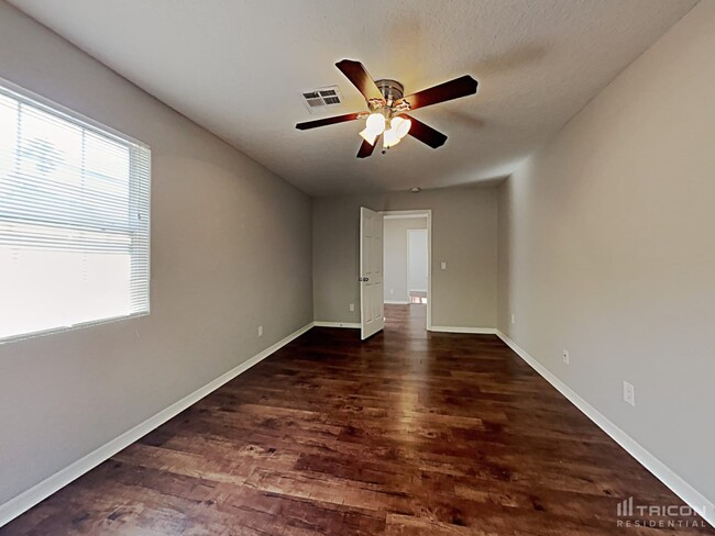 Building Photo - 705 Crimson King Trce